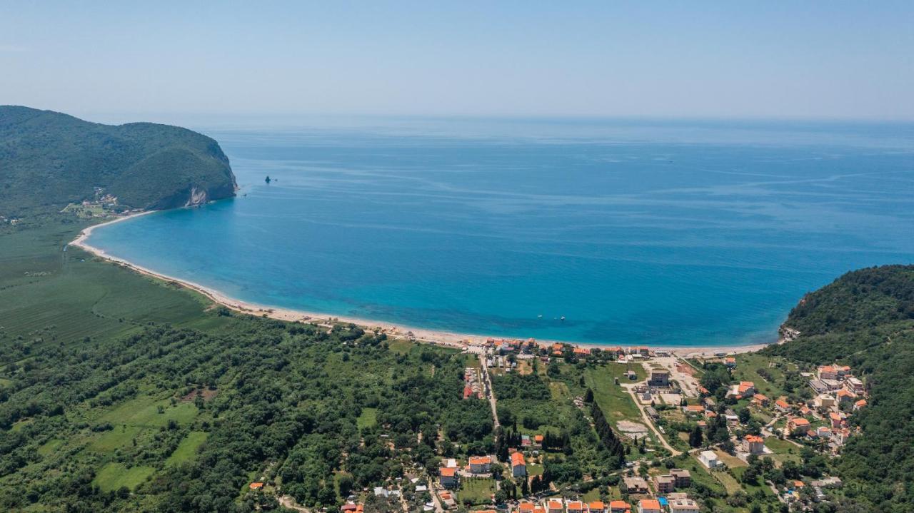 Villa Montenegrina Petrovac ภายนอก รูปภาพ
