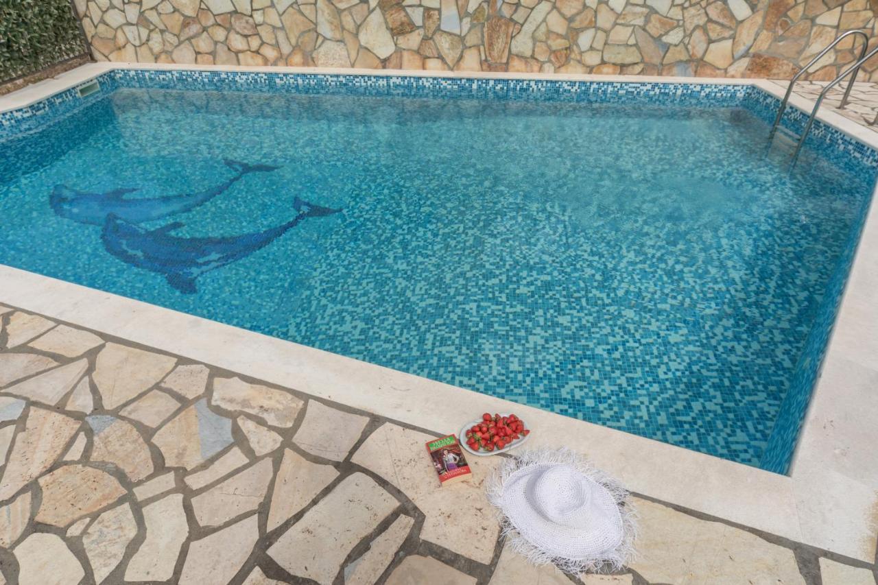 Villa Montenegrina Petrovac ภายนอก รูปภาพ
