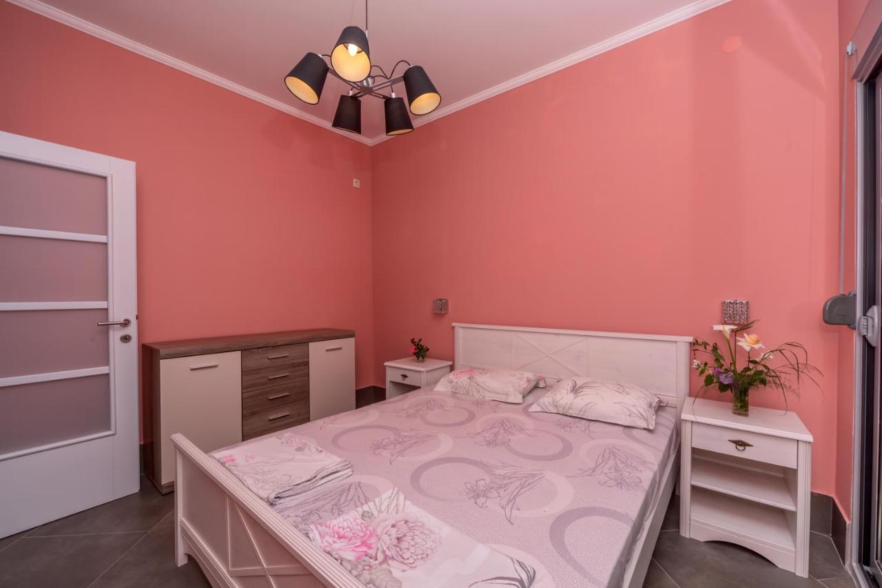 Villa Montenegrina Petrovac ภายนอก รูปภาพ