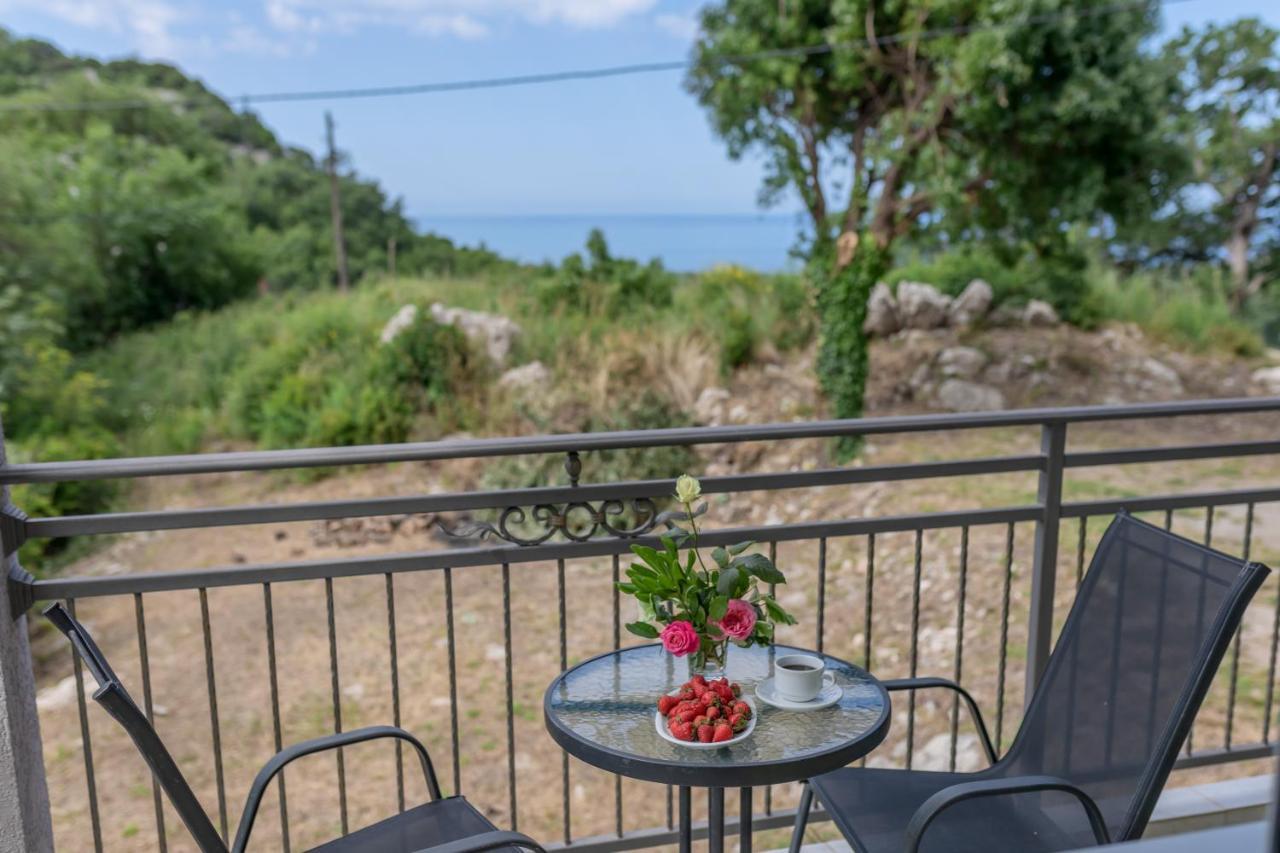 Villa Montenegrina Petrovac ภายนอก รูปภาพ