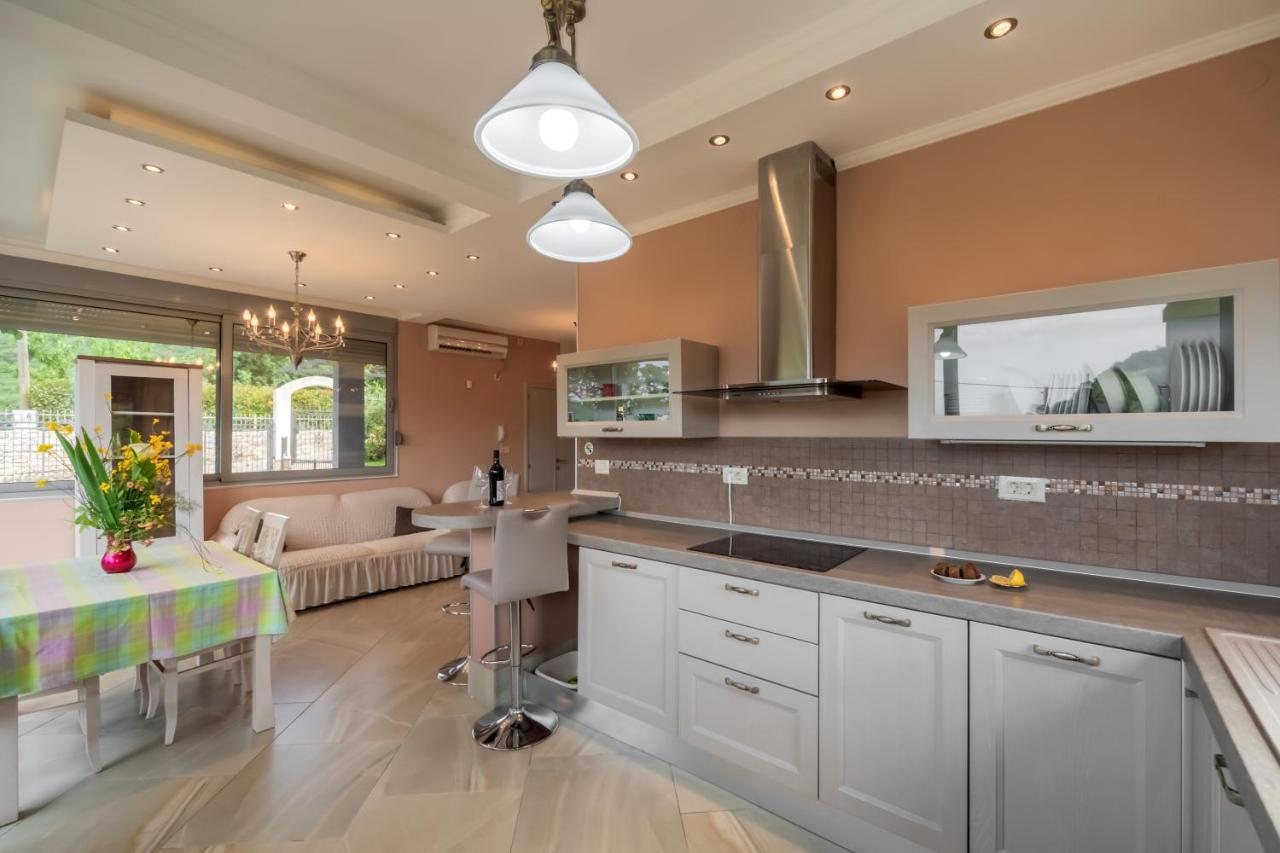 Villa Montenegrina Petrovac ภายนอก รูปภาพ