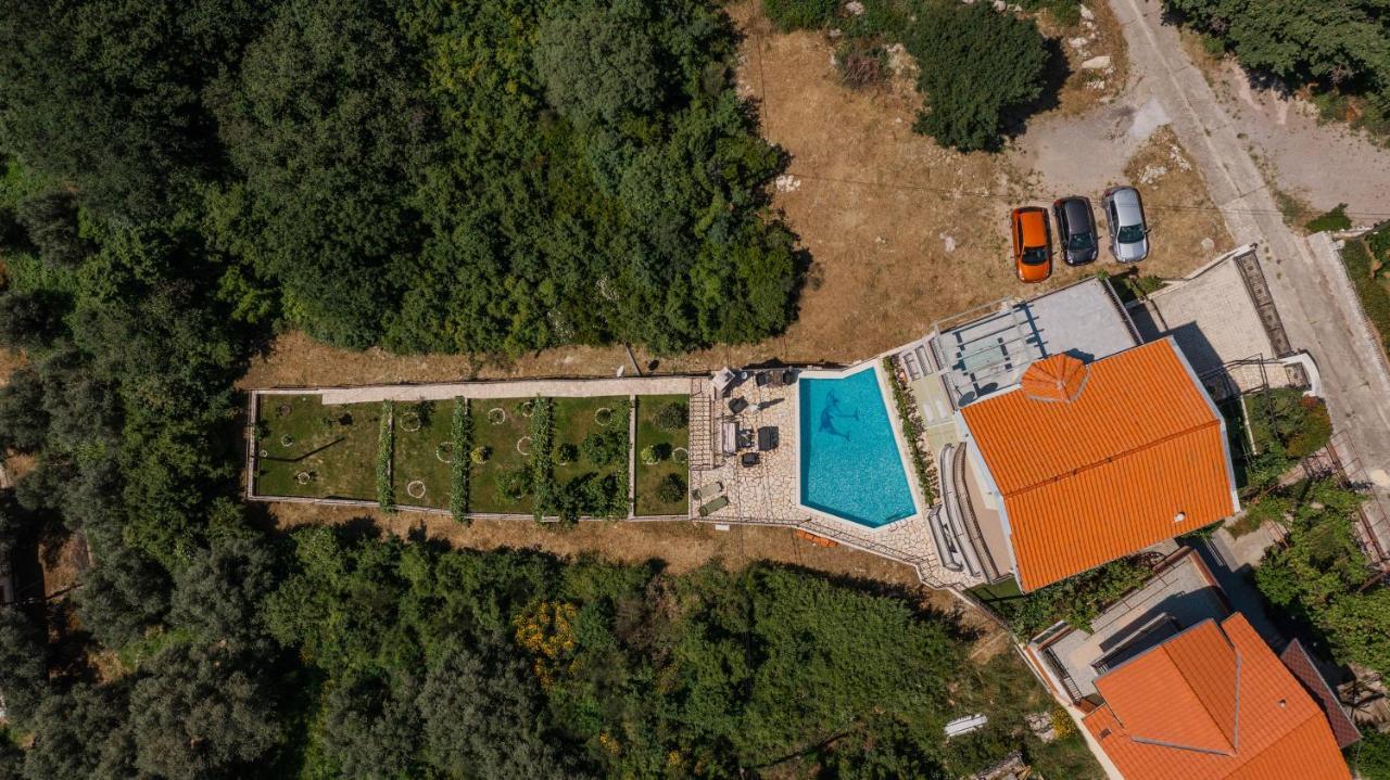 Villa Montenegrina Petrovac ภายนอก รูปภาพ