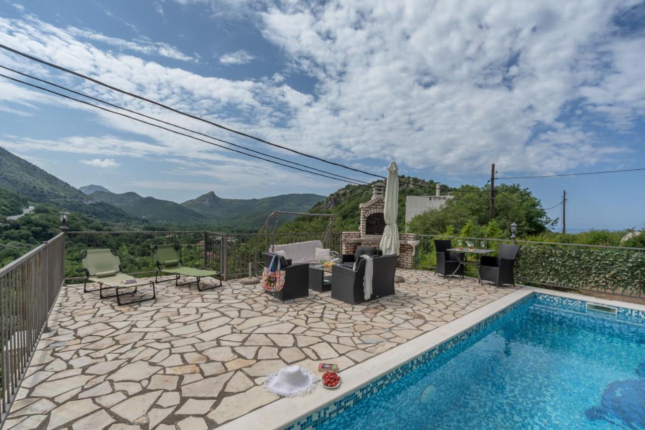 Villa Montenegrina Petrovac ภายนอก รูปภาพ